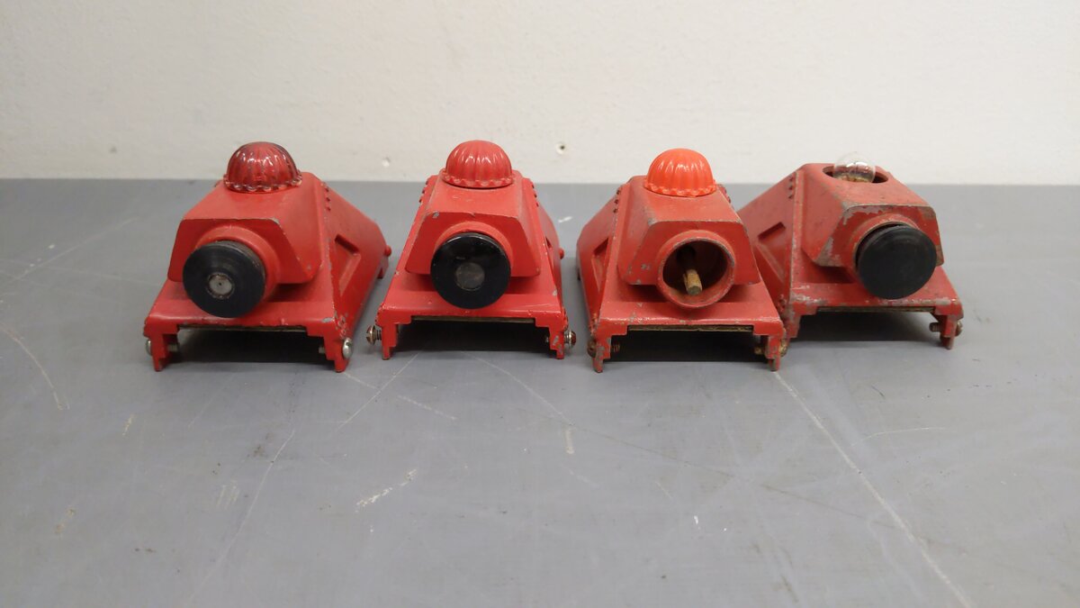 Lionel Vintage O Platforms, Loaders, & Bumpers: 260, 157, 455, 397 [10]