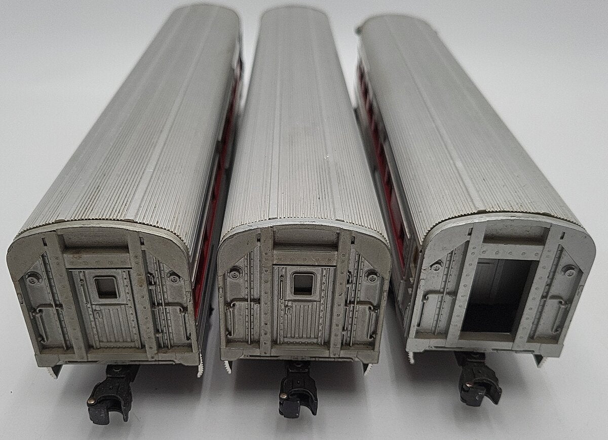 Lionel Vintage O Gauge Custom Santa Fe Aluminum Passenger Cars [3]