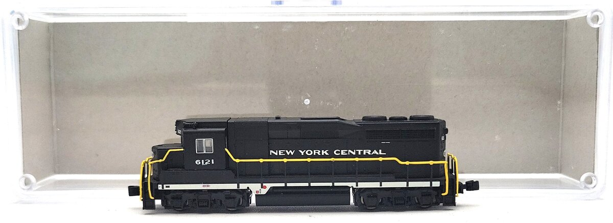 American Z-Line 62105 Z Scale New York Central GP-30 Diesel Locomotive #6121 LN/Box