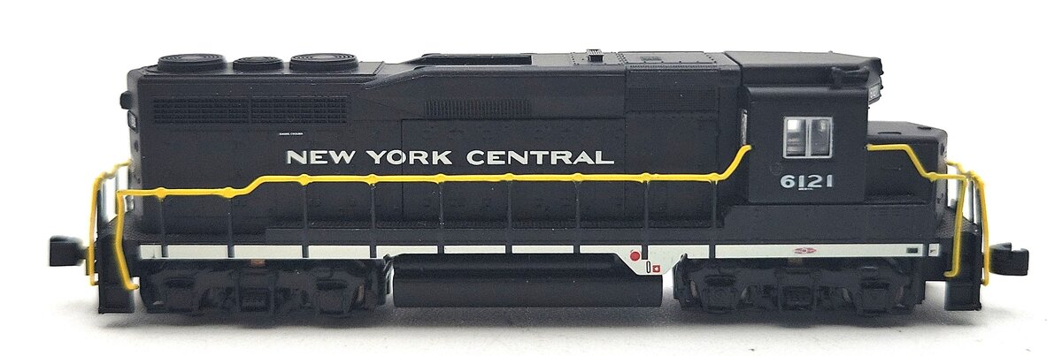 American Z-Line 62105 Z Scale New York Central GP-30 Diesel Locomotive #6121 LN/Box