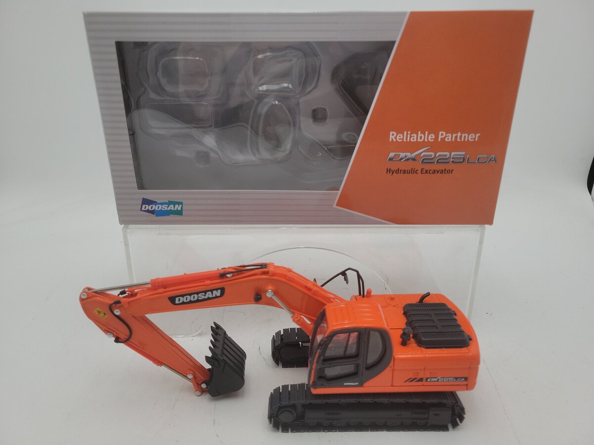 Doosan 225LCA 1:40 Diecast Doosan Hydraulic Excavator LN/Box