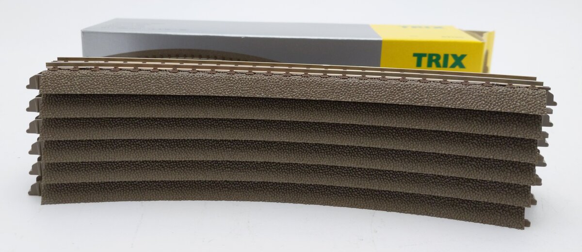 Trix 62130 HO 30 Degrees Radius 360mm / 14-3/16 Curved C Track Section LN/Box