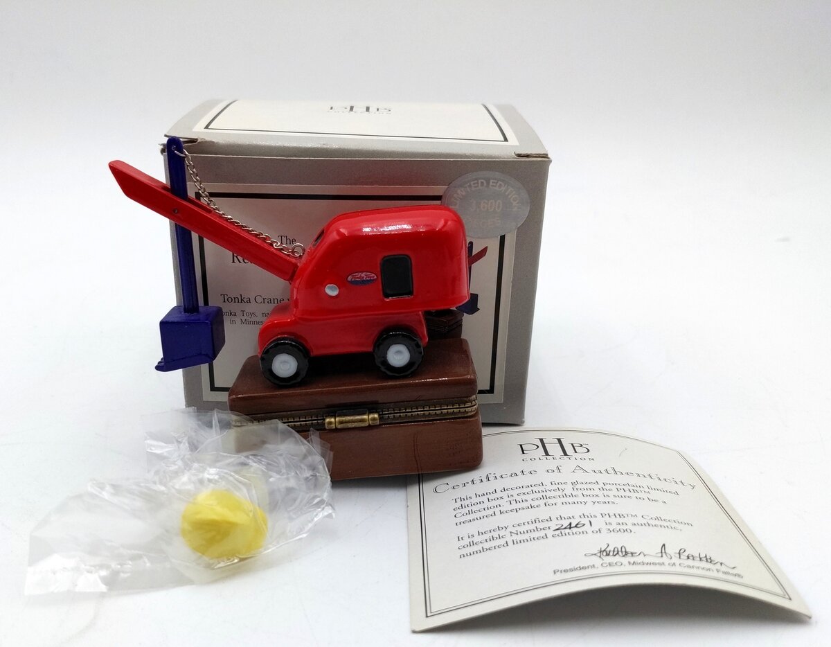Midwest of Cannon Falls 2461 Retrospect Series Tonka Crane w/ Hard Hat PBH NIB