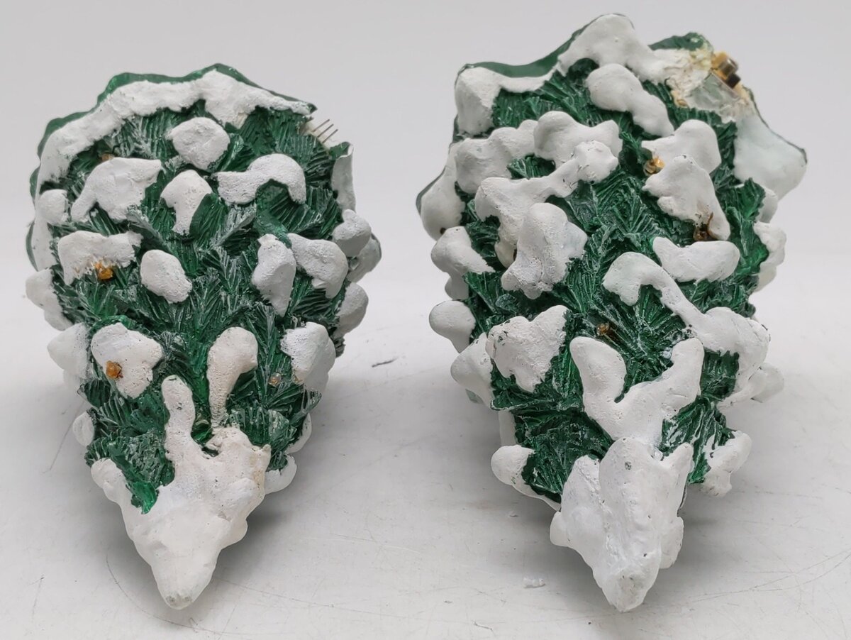 Dept 56 52604 Village Lighted Snow Capped Trees (Set Of 2) VG/Box