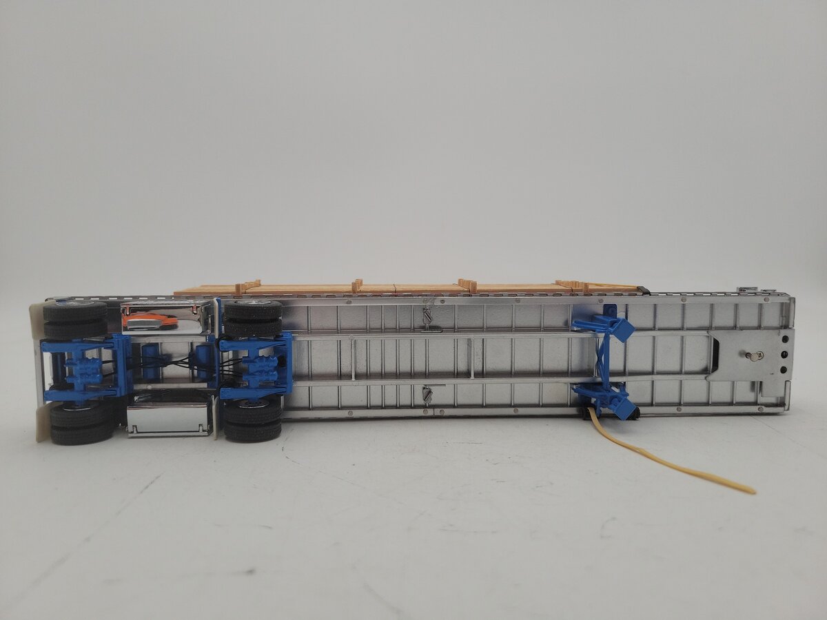 DHS 1:50 Scale Diecast Freightliner Century w/East Flatbed Trailer Schneider VG/Box