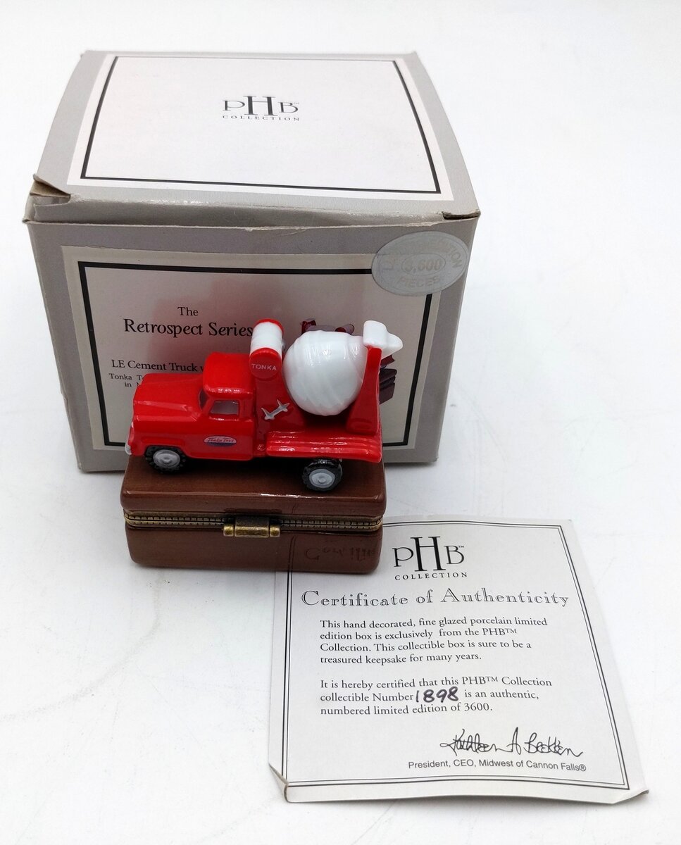 Midwest of Cannon Falls 1898 Retrospect Series LE Cement Truck w/ Bag PHB NIB