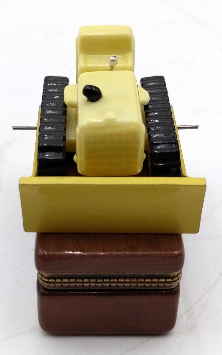 Midwest of Cannon Falls 2181 Retrospect Series LE Bulldozer w/ Lunch Box PHB NIB