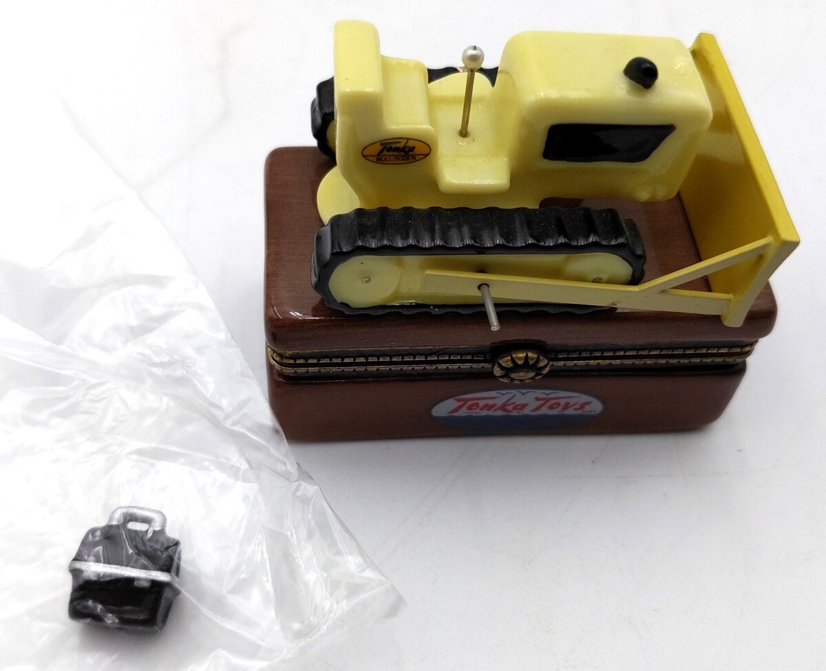 Midwest of Cannon Falls 2181 Retrospect Series LE Bulldozer w/ Lunch Box PHB NIB
