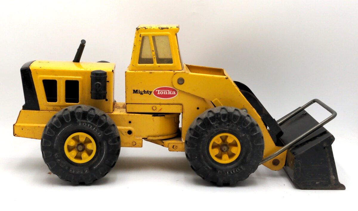 Tonka 3920 1:8 Scale Diecast Mighty Tonka Front End Loader