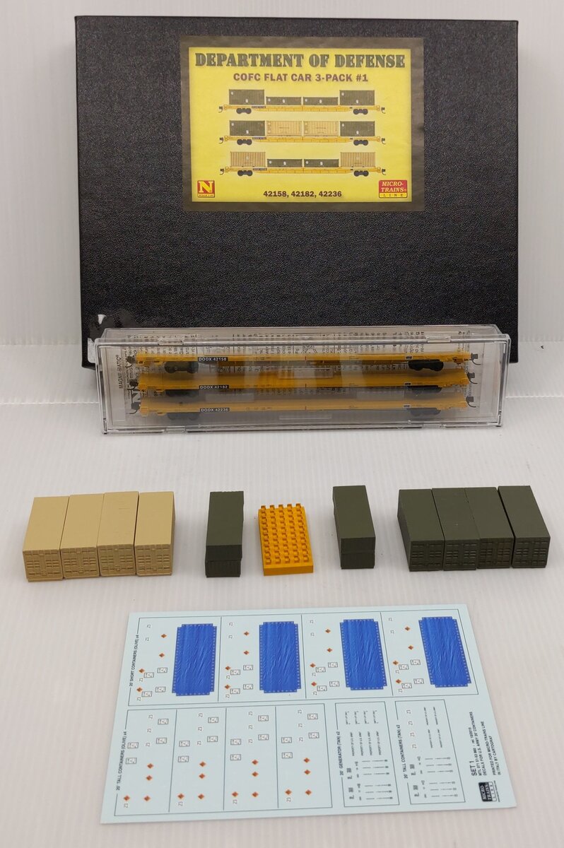 Micro-Trains 99301900 N Department Of Defense COFC Flatcar (Set of 3)
