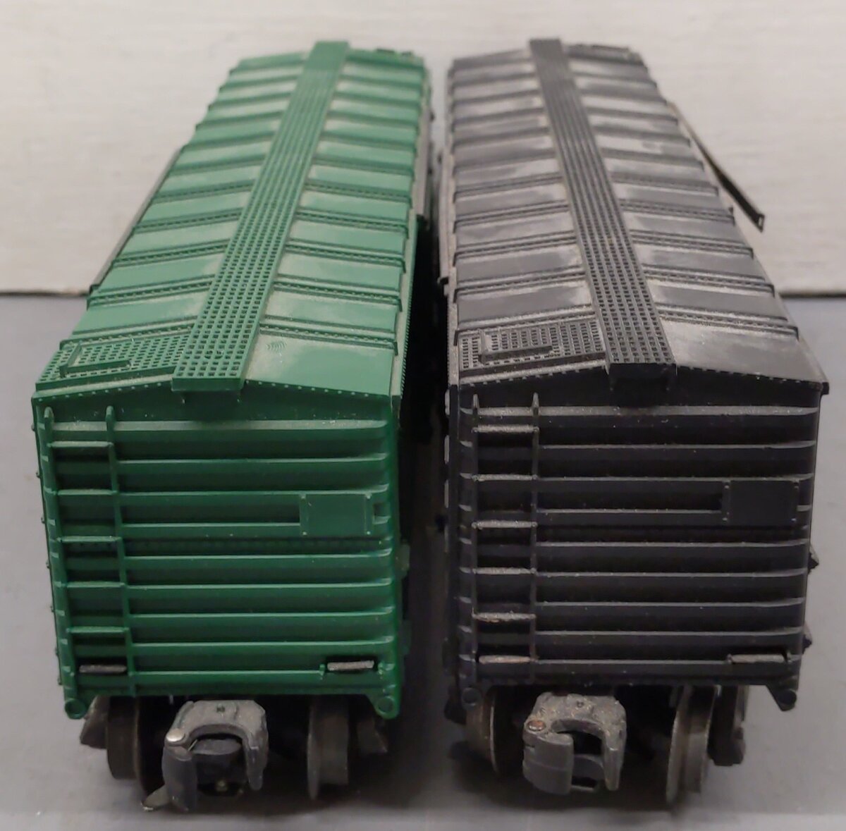 Lionel Vintage O Boxcars 6464-75, 6464-225 [2] VG