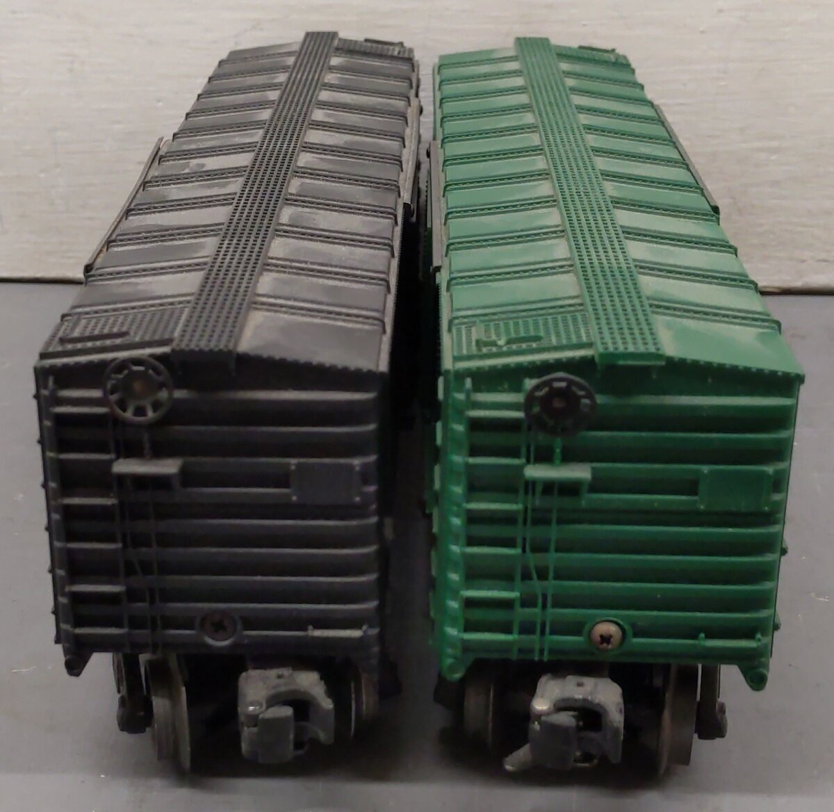 Lionel Vintage O Boxcars 6464-75, 6464-225 [2] VG