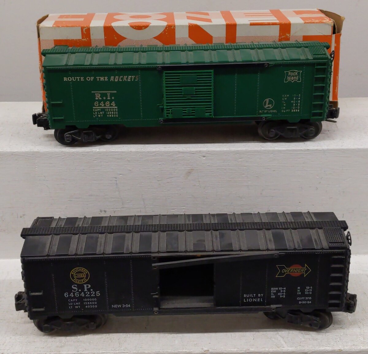 Lionel Vintage O Boxcars 6464-75, 6464-225 [2] VG