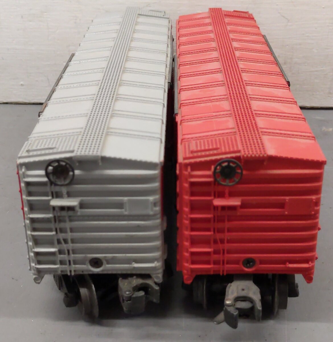Lionel Vintage O Boxcars 6464-125, 6464-525 [2] VG