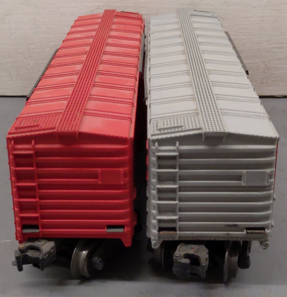 Lionel Vintage O Boxcars 6464-125, 6464-525 [2] VG