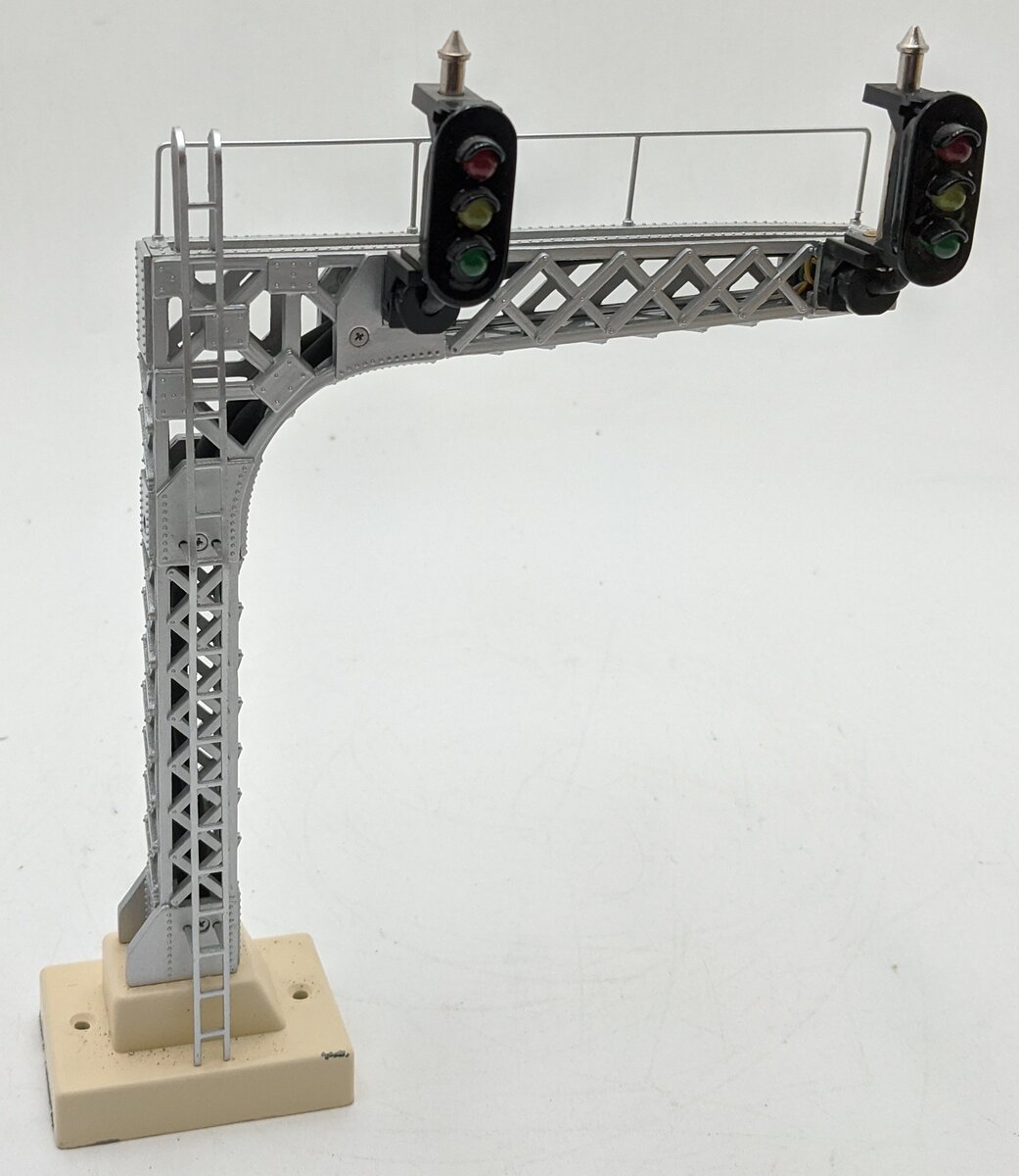 MTH 30-11009 O Scale RailKing Cantilevered Signal Bridge VG/Box