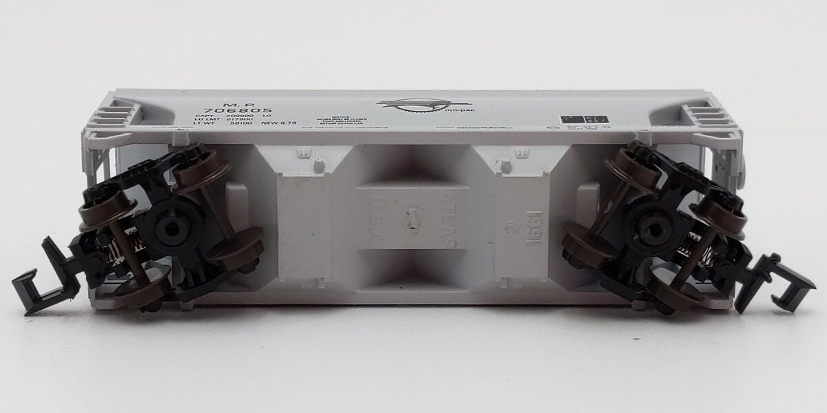 Atlas 3918 N Scale Missouri Pacific ACF 2-Bay Centerflow Covered Hopper #706805 EX/Box