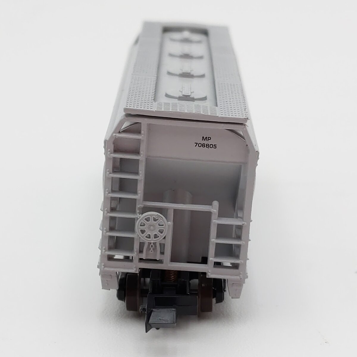 Atlas 3918 N Scale Missouri Pacific ACF 2-Bay Centerflow Covered Hopper #706805 EX/Box
