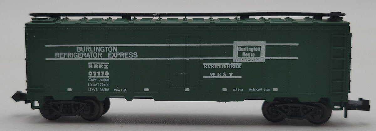 Minitrix 3246 N Scale Burlington Reefer Car #67170 LN/Box