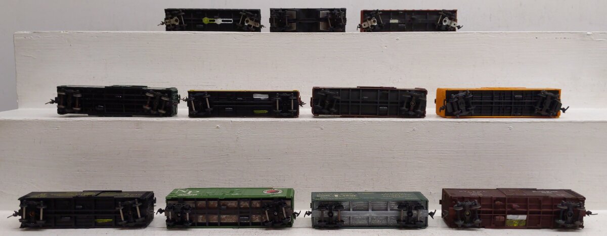Mantua and Other HO Assorted Freight Cars [11]