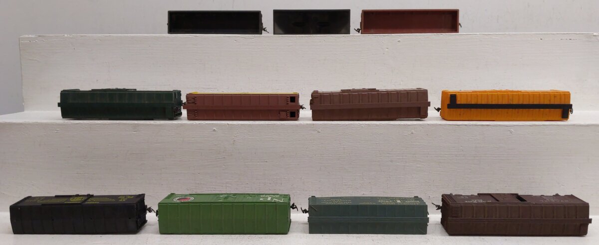 Mantua and Other HO Assorted Freight Cars [11]