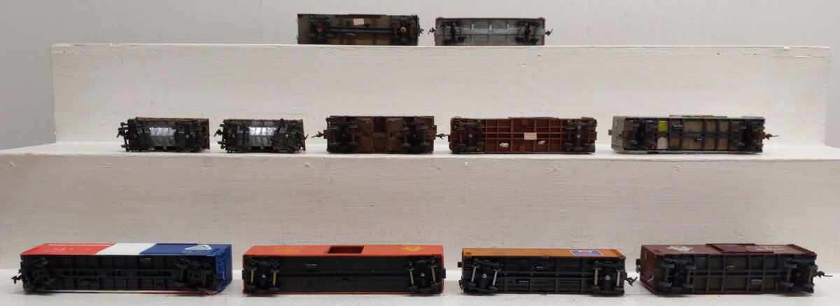 Life Like and Other HO Assorted Freight Cars [11]