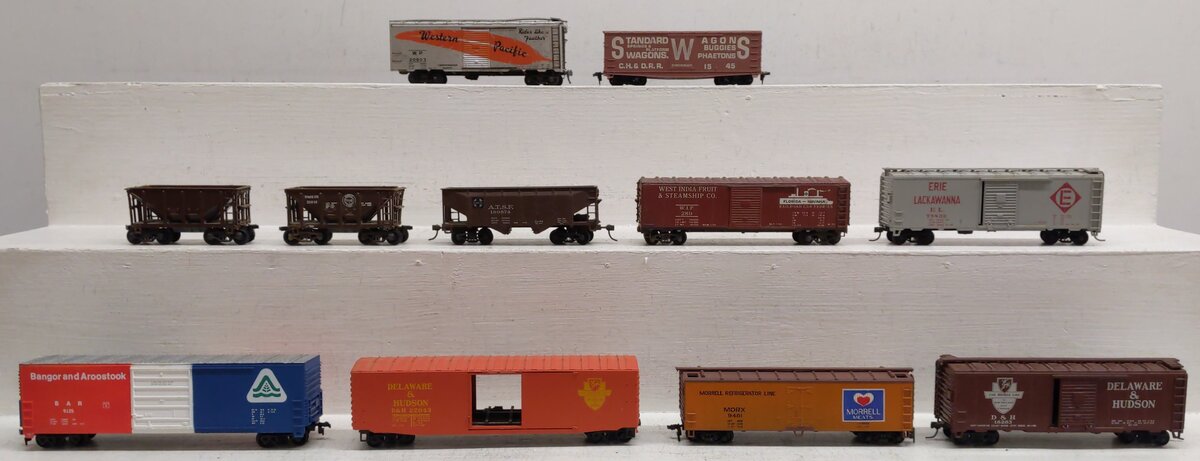 Life Like and Other HO Assorted Freight Cars [11]