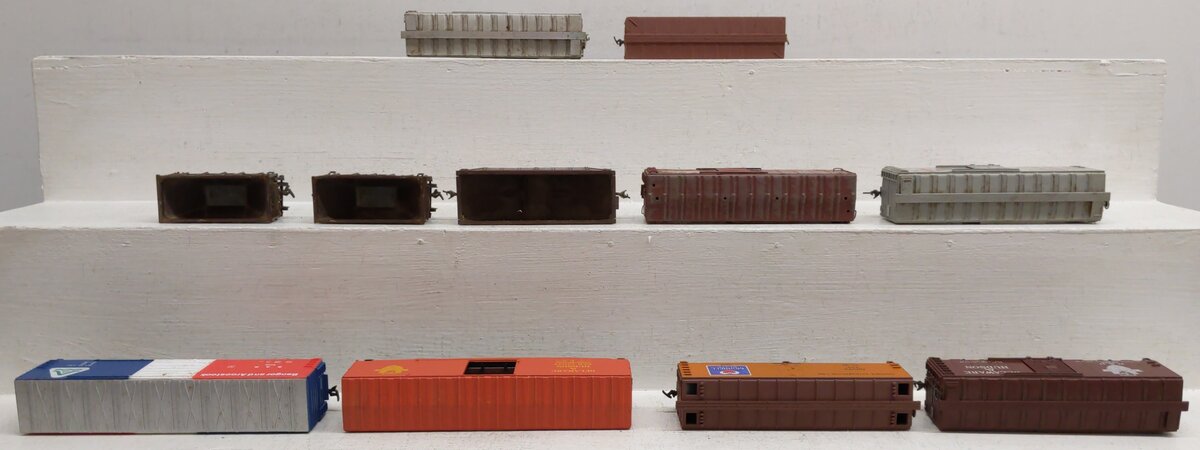 Life Like and Other HO Assorted Freight Cars [11]