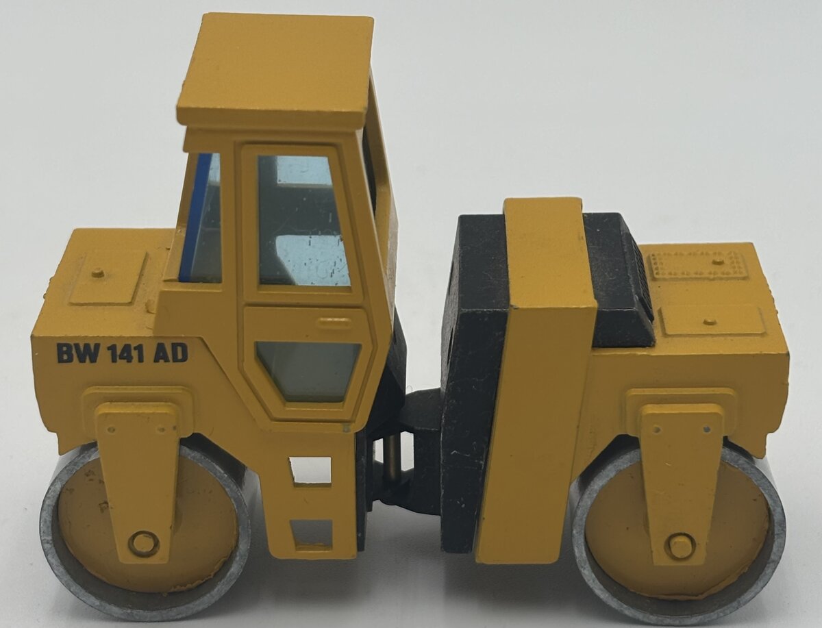 NZG 221 1:50 BOMAG BW 141 AD Roller Diecast EX/Box