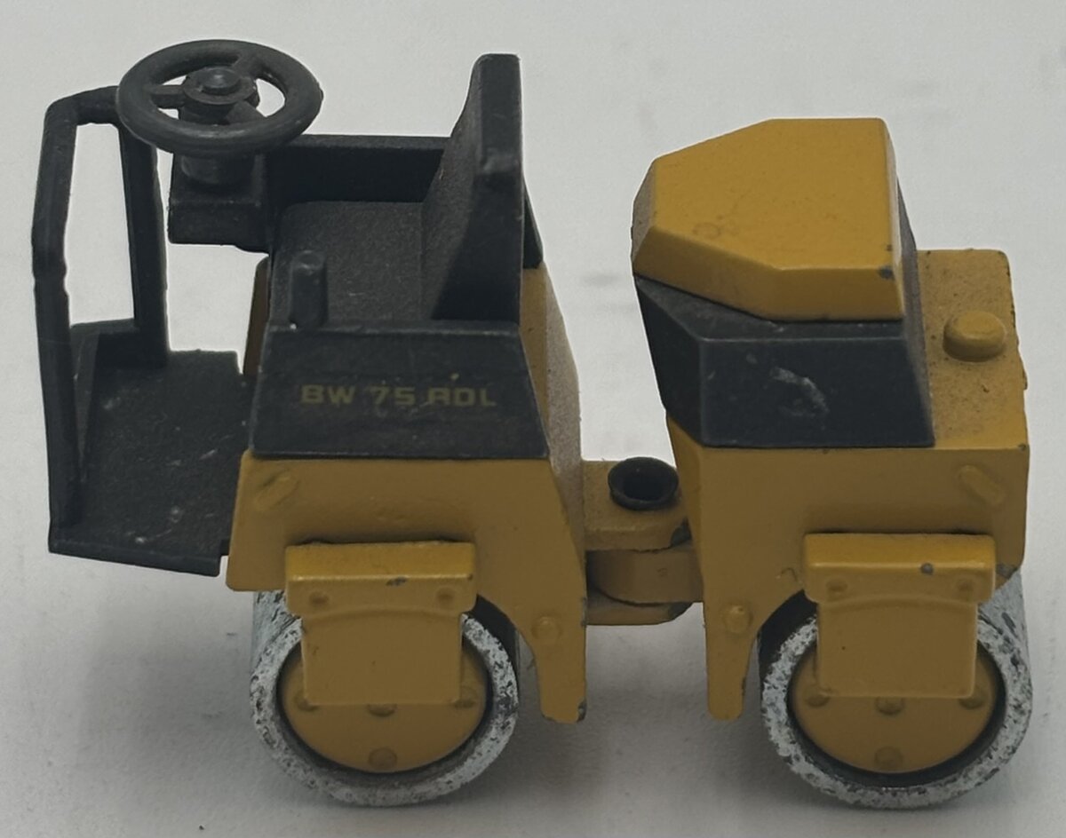 NZG 271 1:50 BOMAG BW 75 ADL Roller Diecast VG/Box