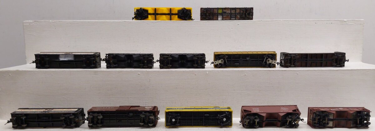 Mantua and Other HO Assorted Freight Cars [12]