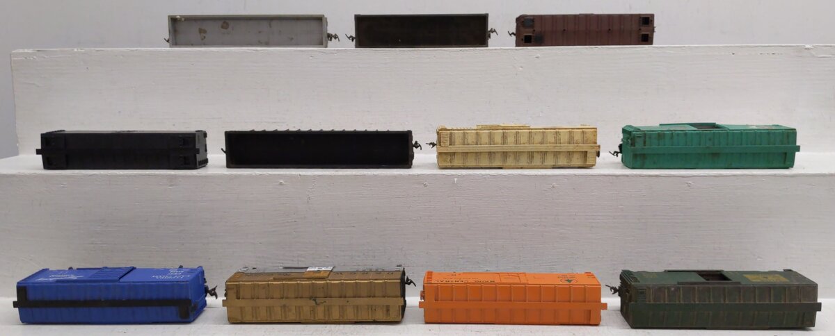 Varne and Other HO Assorted Freight Cars [11]
