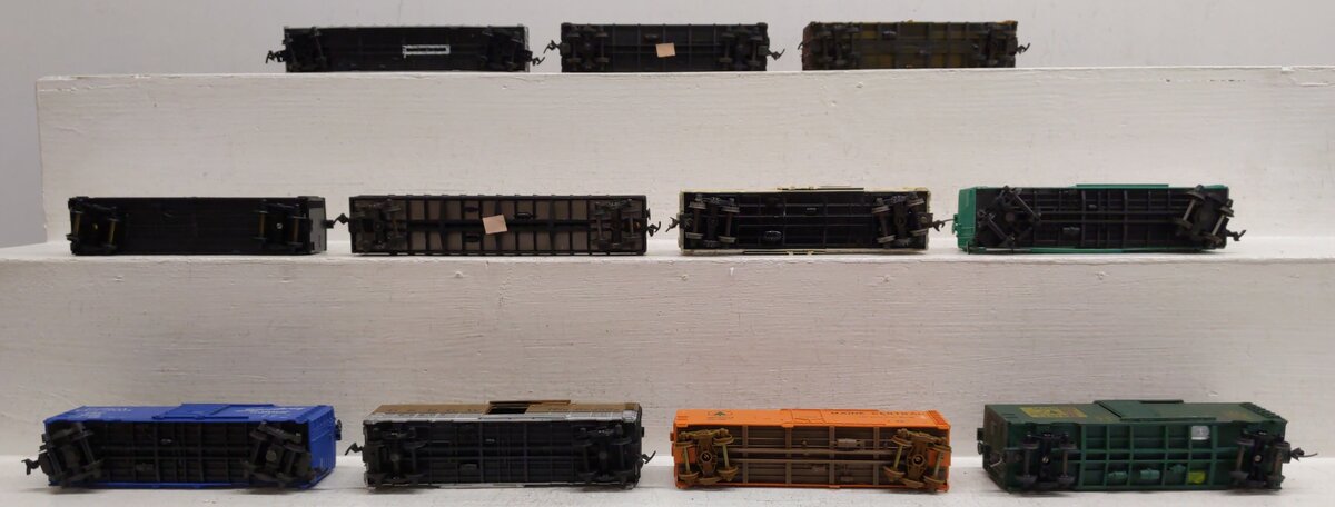 Varne and Other HO Assorted Freight Cars [11]