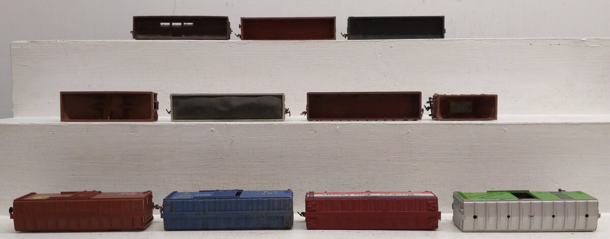 Mantua and Other HO Assorted Freight Cars [11]