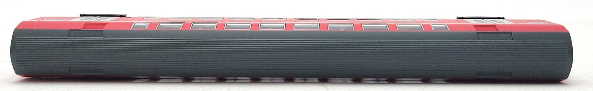 Trix 15826 N Scale DB Munchen Hbf Bi-Level Passenger Car LN/Box