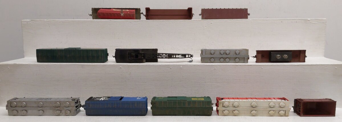 Rivarossi and Other HO Assorted Freight Cars [12]