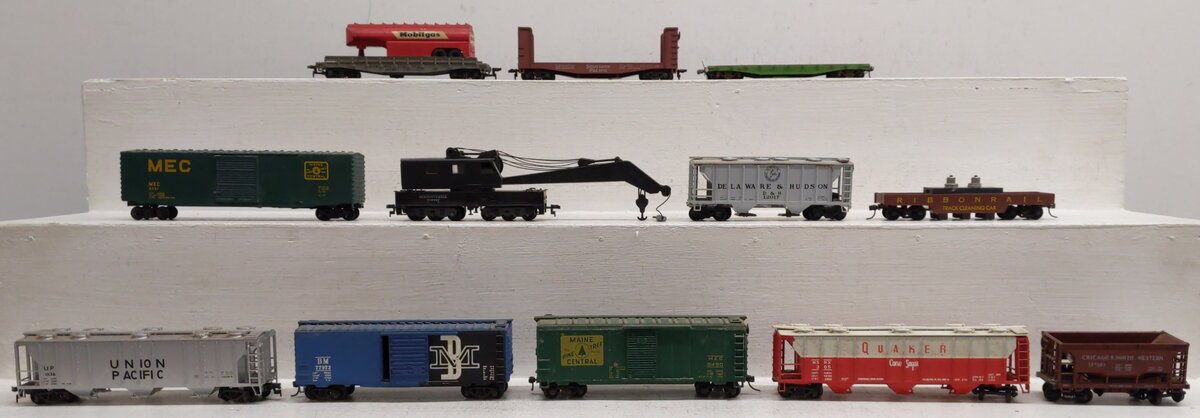 Rivarossi and Other HO Assorted Freight Cars [12]