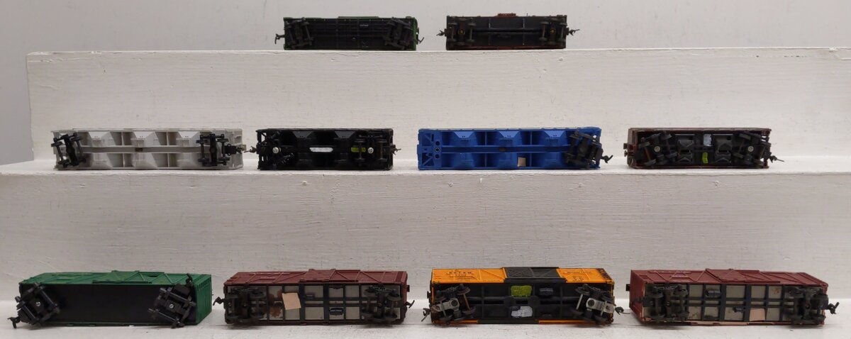 HO Assorted Freight Cars [10]