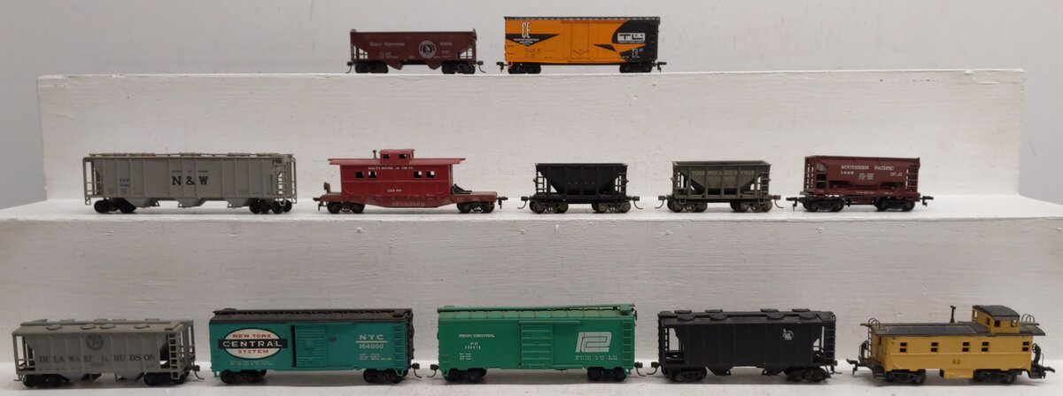 Rivarossi and Other HO Assorted Freight Cars [12]