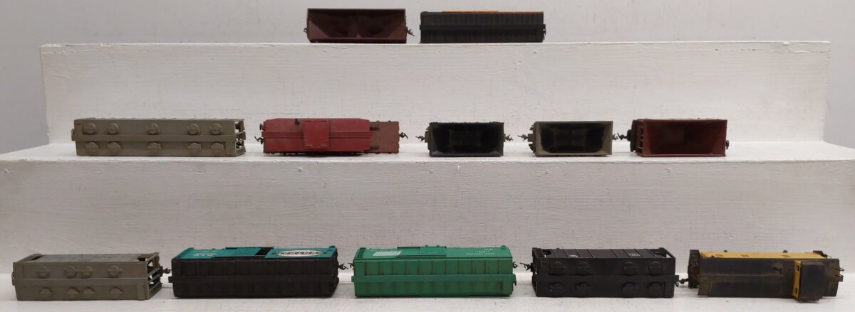 Rivarossi and Other HO Assorted Freight Cars [12]