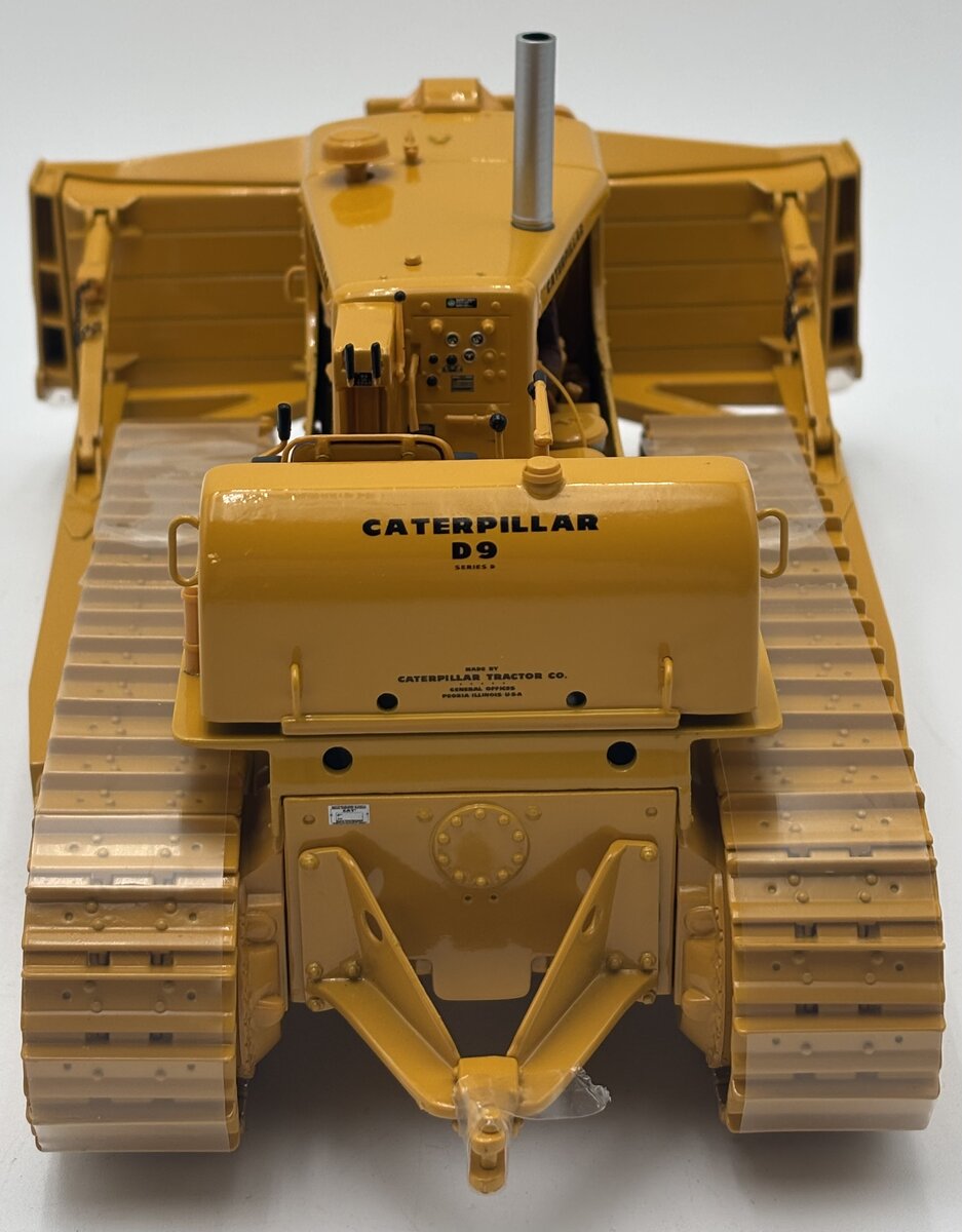 First Gear 49-0123 1:25 Diecast CAT D9D Track-Type Tractor EX/Box