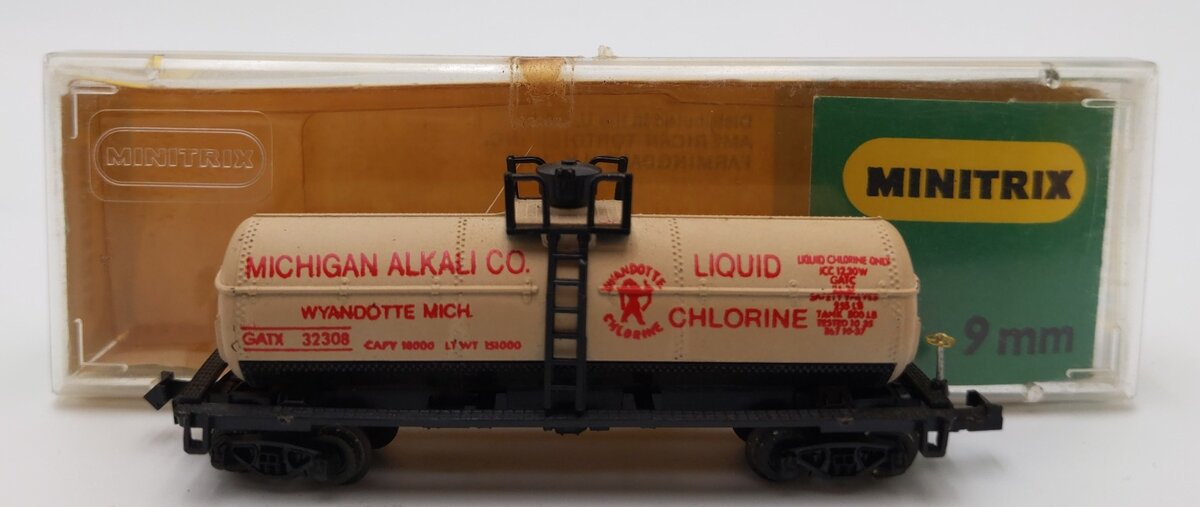 Minitrix 3292 N Scale Michigan Alkali Co. Tank Car #32308 LN/Box