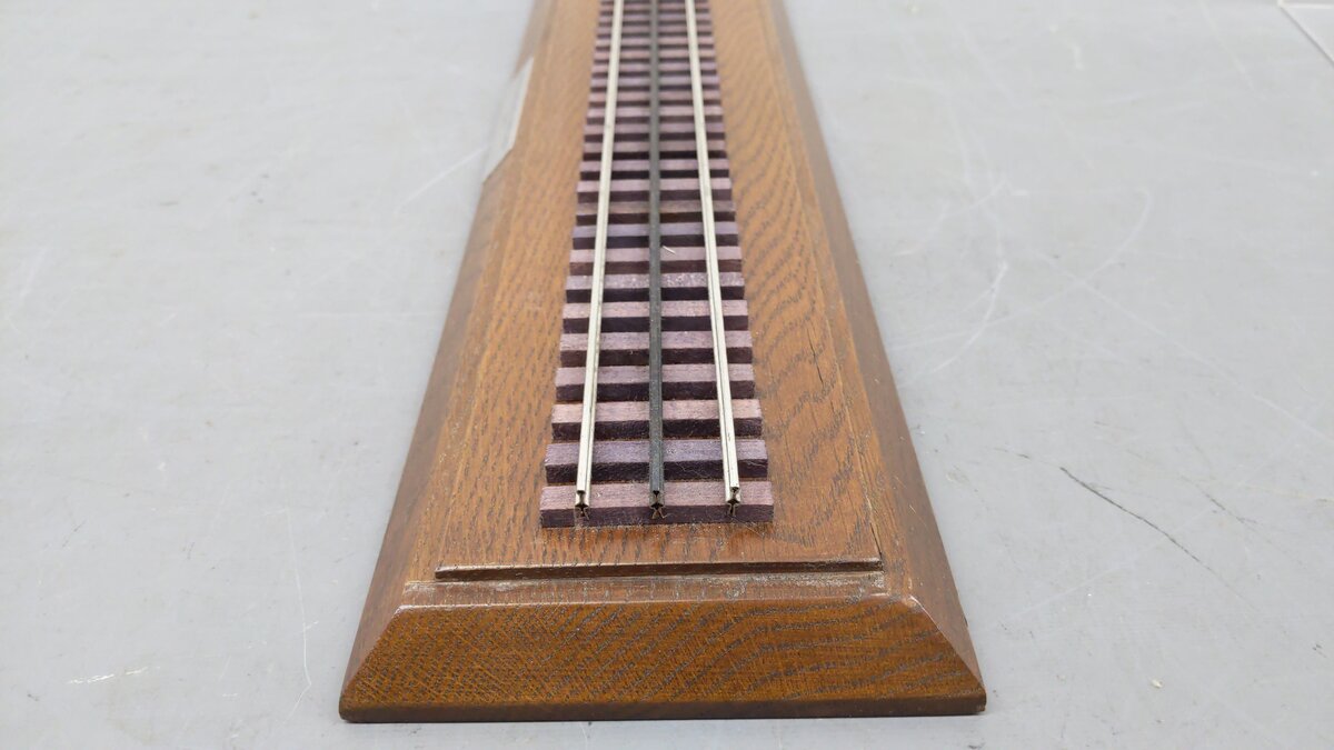 O Gauge Duluth, Missabe & Iron Range SD-18 Display Case EX