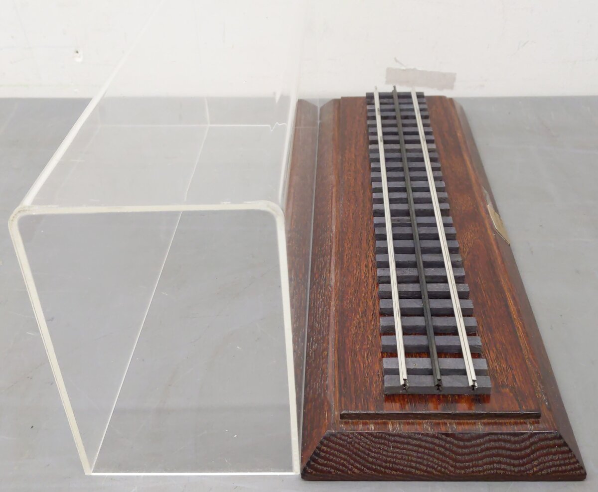 O Gauge Congressional GG1 by Lionel Display Case EX