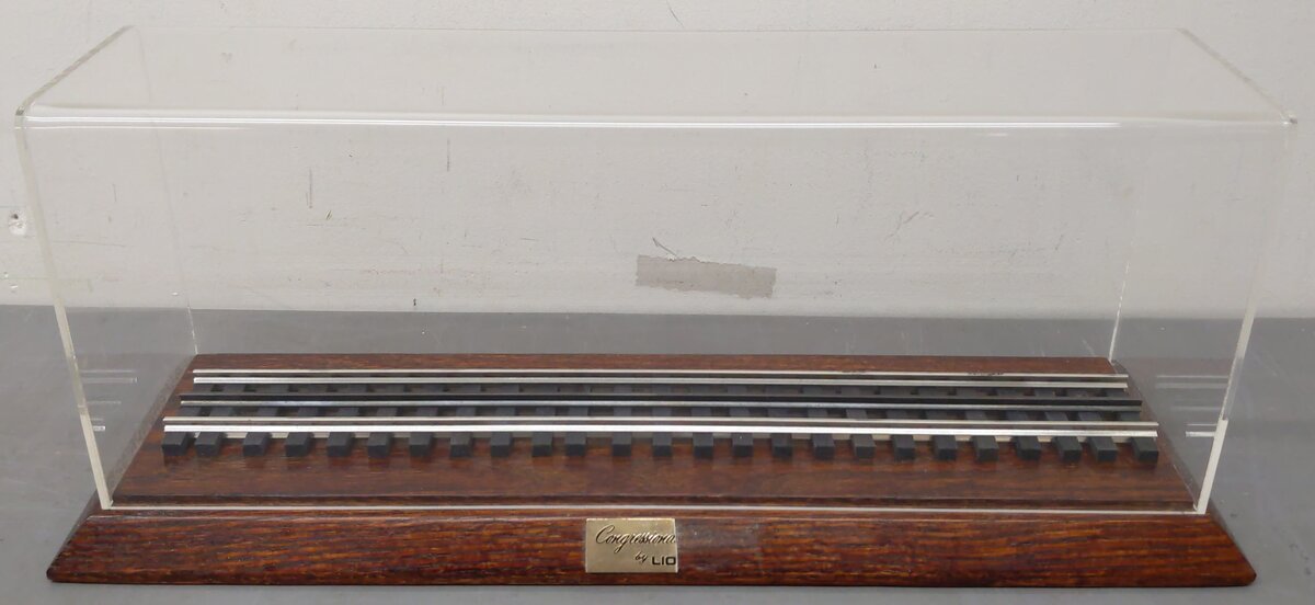 O Gauge Congressional GG1 by Lionel Display Case EX