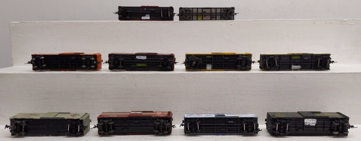 HO Assorted Freight Cars [10]