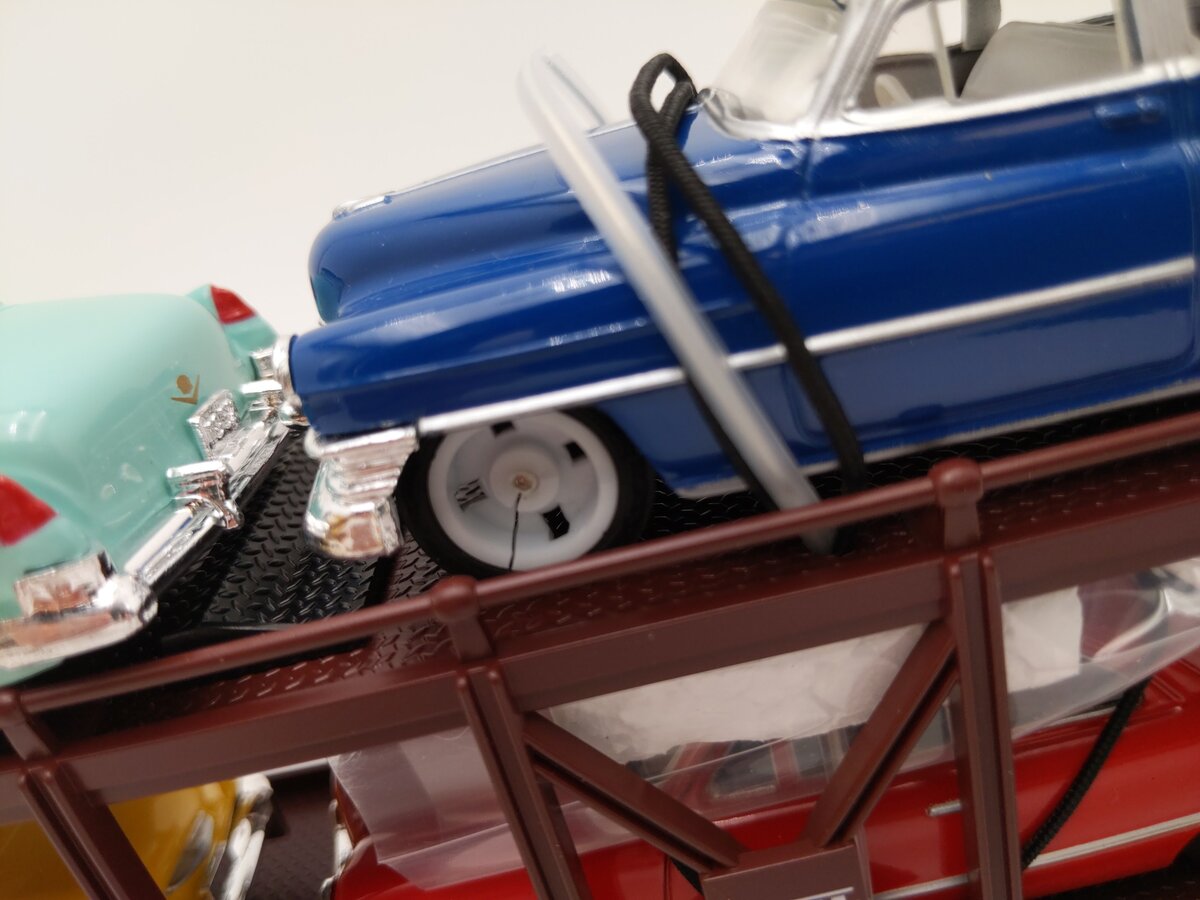 MTH 30-7628 O Gauge Auto Carrier Flatcar with 4 Ertl Cars #4952 EX/Box