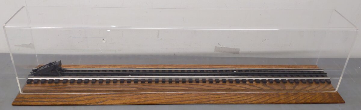 O Gauge Silver Shadow by Lionel Display Case EX