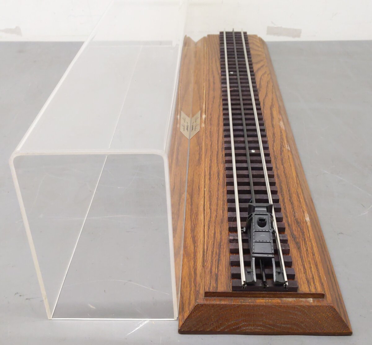 O Gauge Silver Shadow by Lionel Display Case EX