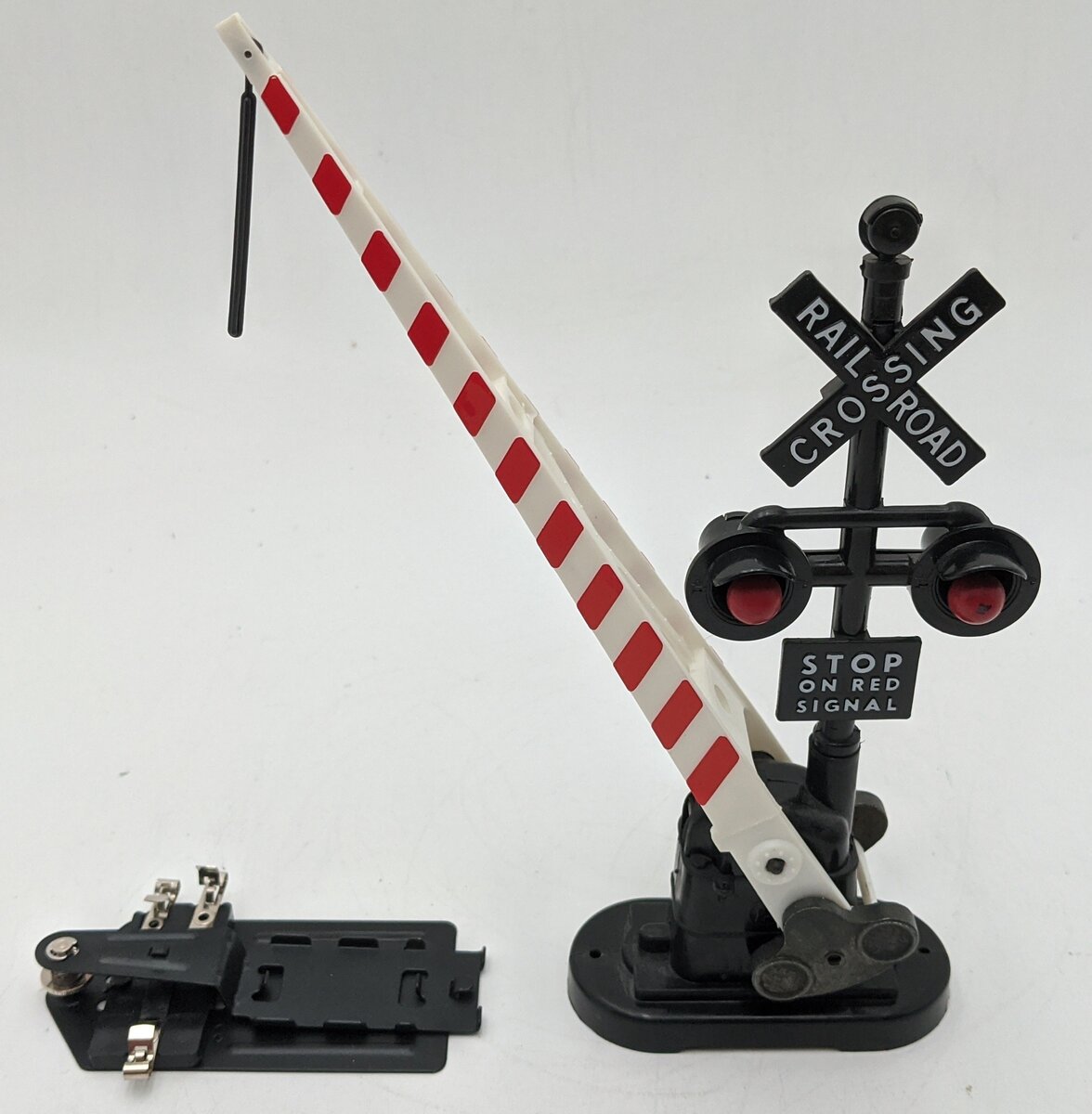 Lionel 6-62162 O Gauge Operating Crossing Gate & Signal EX/Box